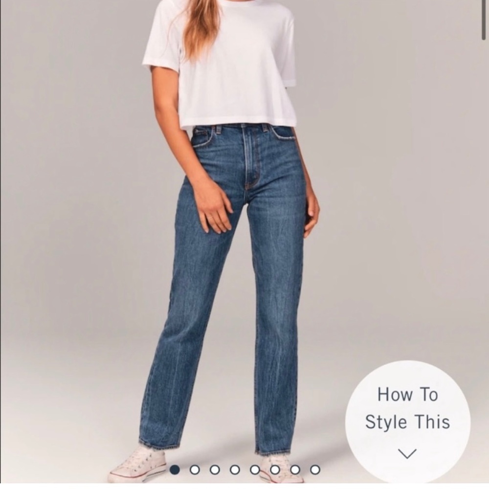 Abercrombie Ultra High Rise 90’s Jeans in Dark Wash 25R